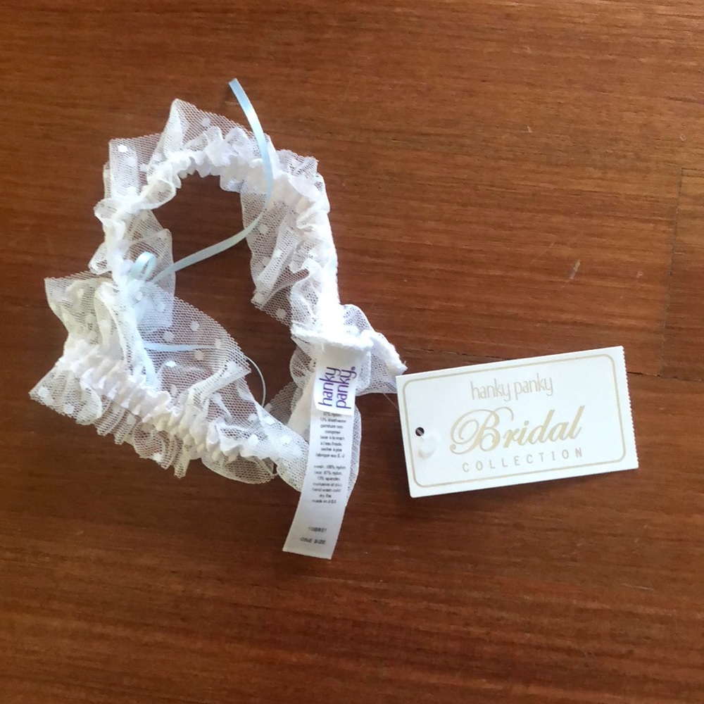 White Hanky Panky Leg Garter